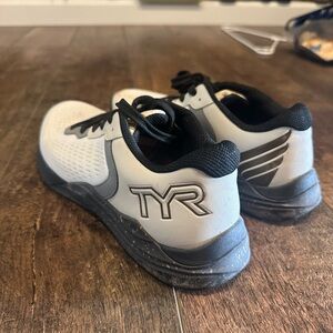 TYR Women’s training Sneakers